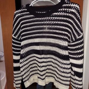 Black and White Women's Sweater L